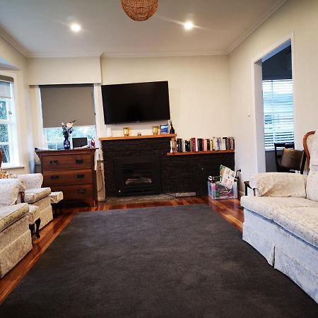 Cheerful 4 Bedroom Holiday Home Rotorua Bagian luar foto