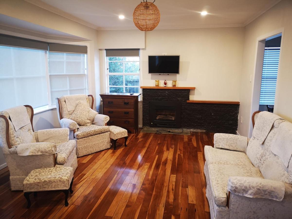 Cheerful 4 Bedroom Holiday Home Rotorua Bagian luar foto