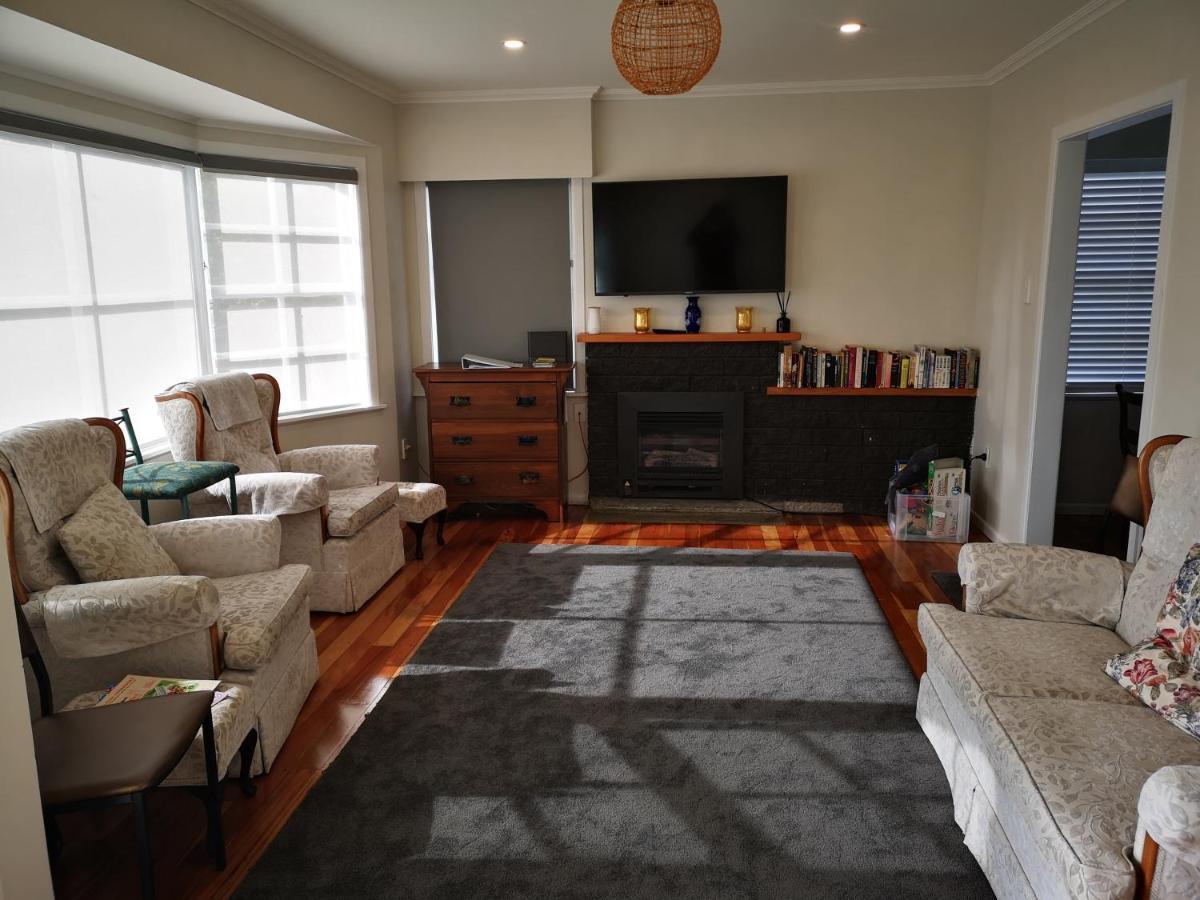 Cheerful 4 Bedroom Holiday Home Rotorua Bagian luar foto