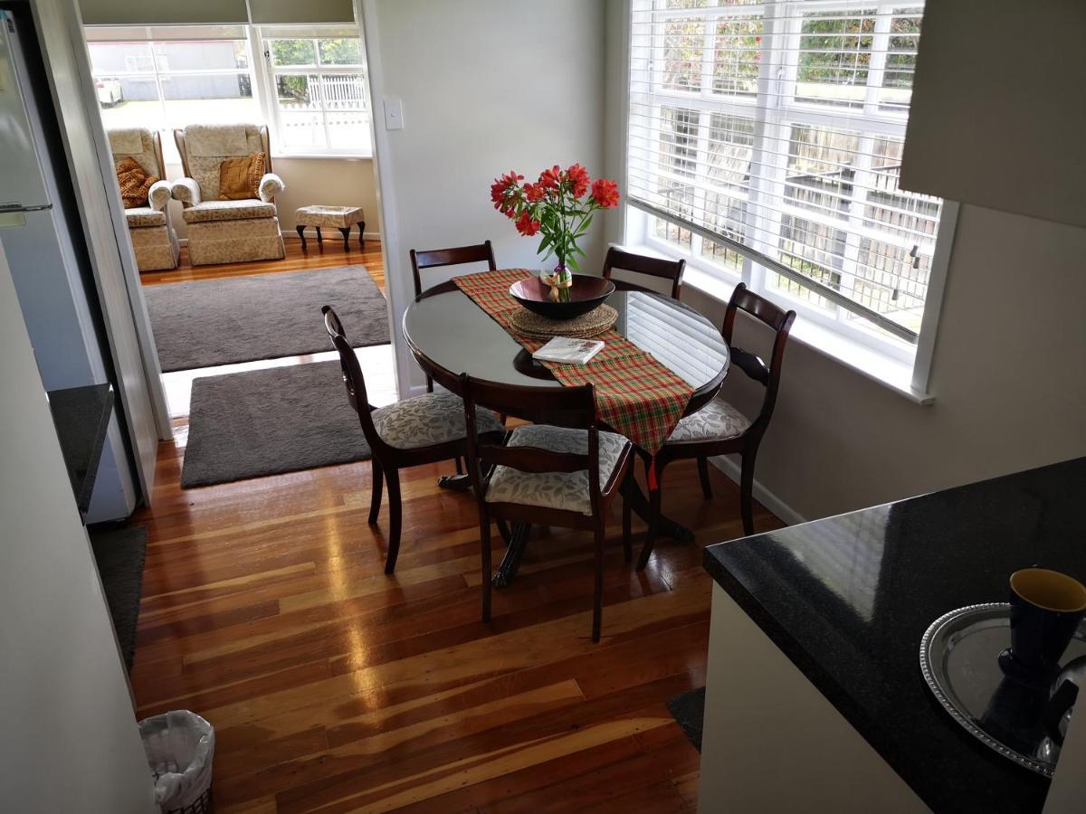Cheerful 4 Bedroom Holiday Home Rotorua Bagian luar foto