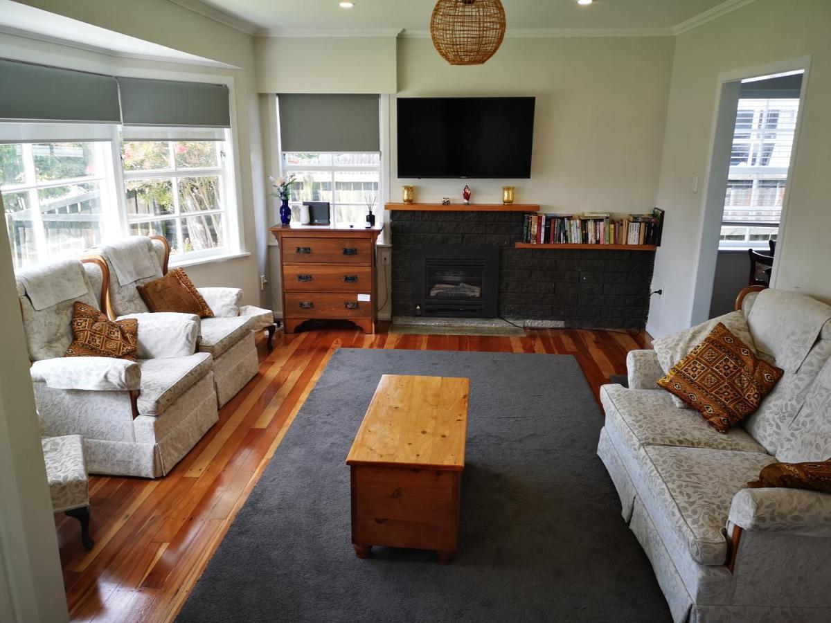 Cheerful 4 Bedroom Holiday Home Rotorua Bagian luar foto