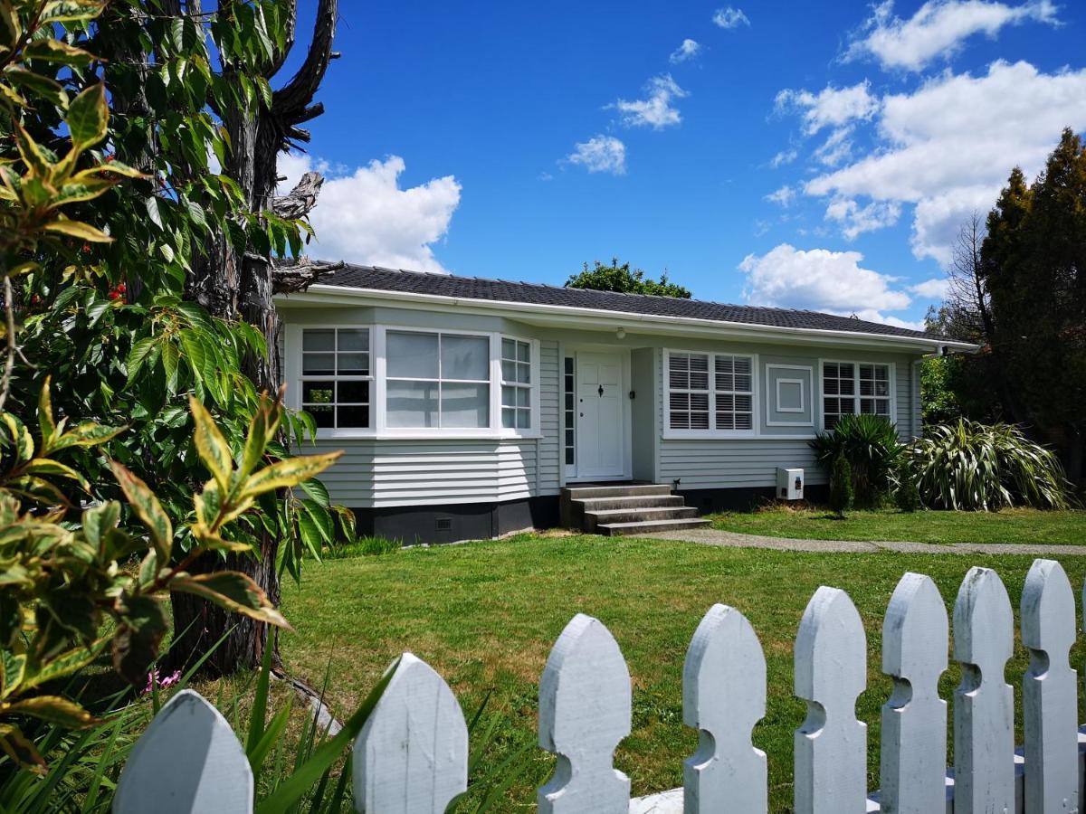 Cheerful 4 Bedroom Holiday Home Rotorua Bagian luar foto