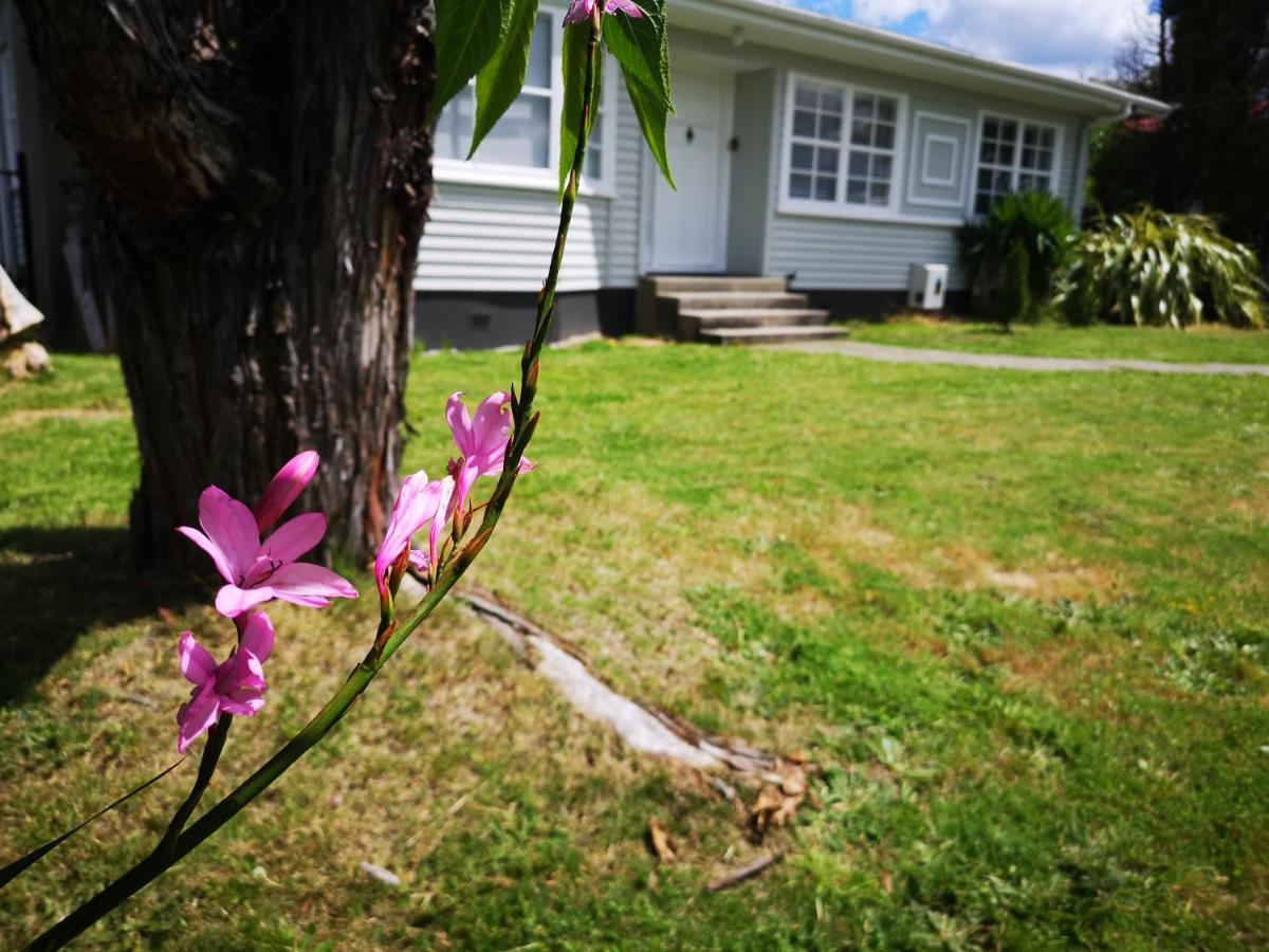 Cheerful 4 Bedroom Holiday Home Rotorua Bagian luar foto